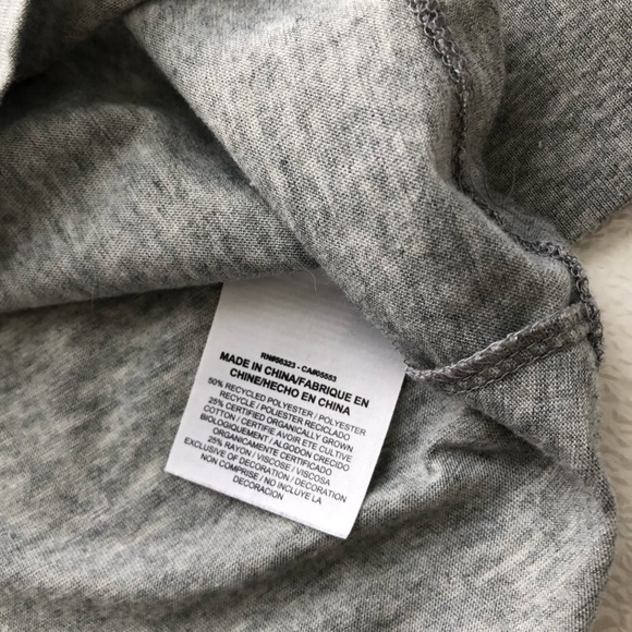 Nike Relaxed Fit Long Sleeve Graphic Tee - Picture 5 of 8